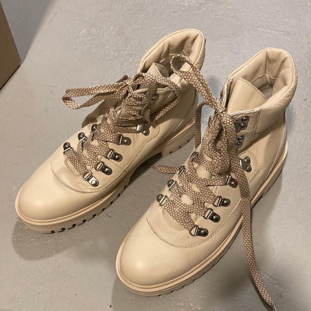 Leather winter boots